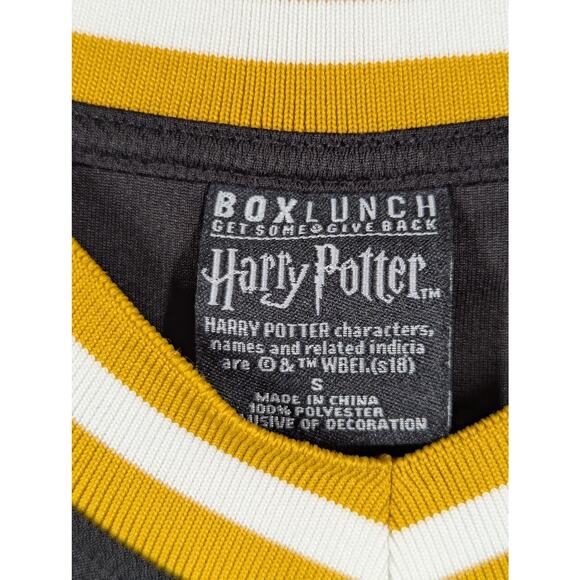 Harry Potter Hufflepuff Black Quidditch Jersey Shirt Box Lunch Unisex Small - Picture 2 of 8